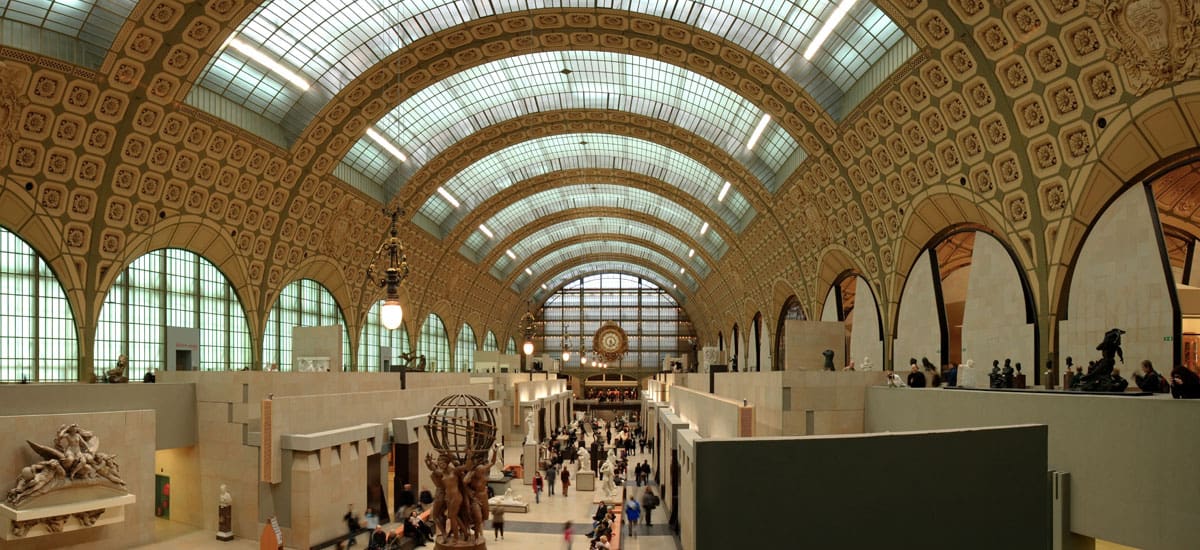 Intérieur du Musée d'Orsay, monument emblématique de Paris